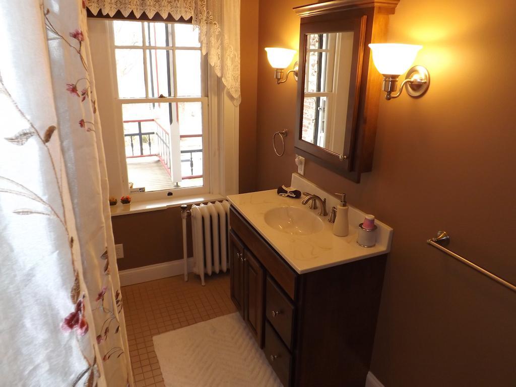 The Patriot House Bed & Breakfast Annville Room photo